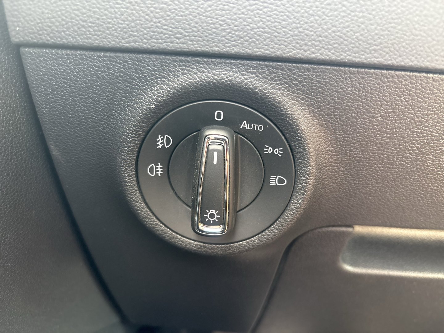 Škoda KAROQ Style TSI DSG ACT | Bild 8 von 17