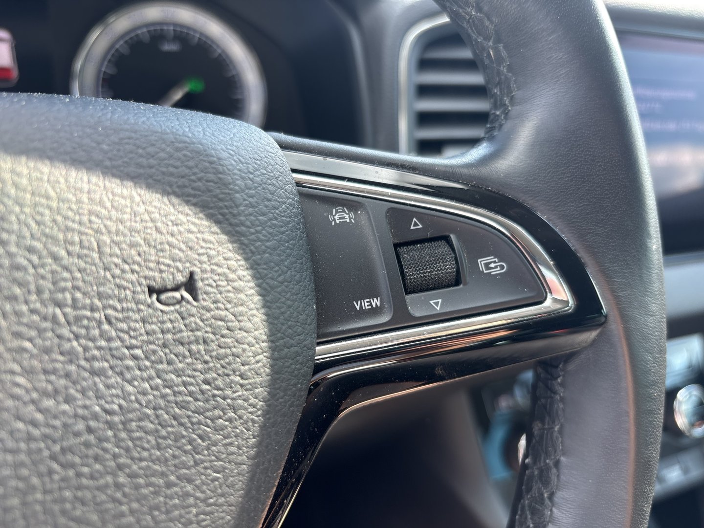 Škoda KAROQ Style TSI DSG ACT | Bild 13 von 17