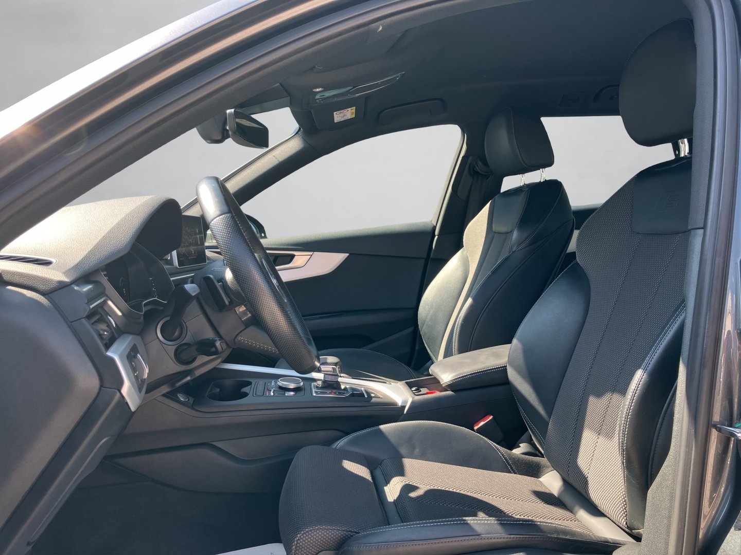 Audi A4 Avant 2.0 TDI quattro Sport | Bild 6 von 17