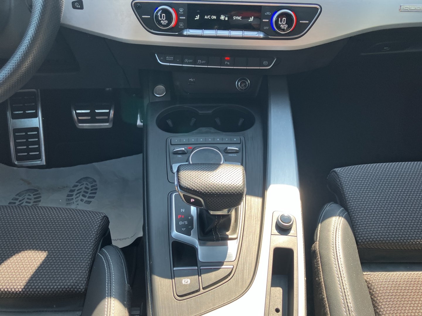 Audi A4 Avant 2.0 TDI quattro Sport | Bild 10 von 17