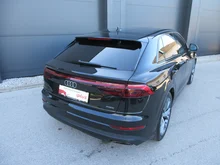 Audi Q8 e-hybrid quattro 290 kW in 0E Mythosschwarz Metallic