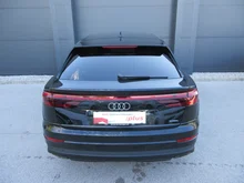 Audi Q8 e-hybrid quattro 290 kW in 0E Mythosschwarz Metallic
