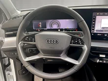 Audi Q3 TFSI 110 kW  intense in Gletscherweiß Metallic