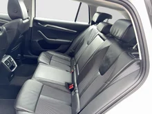 Škoda Octavia Combi 4x4 Style TDI DSG in Candy-Weiss