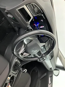 VW Touran TDI in Reflexsilber Metallic