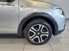 Thumbnail-Foto von Fahrzeug