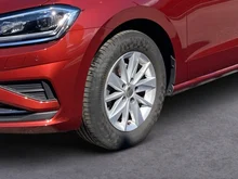 VW Golf Sportsvan Comfortline TSI in Cranberry Red Metallic