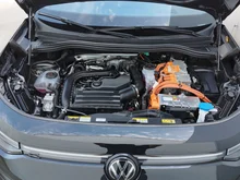 VW Tayron Sport eHybrid DSG 200kW in Grenadillschwarz Metallic