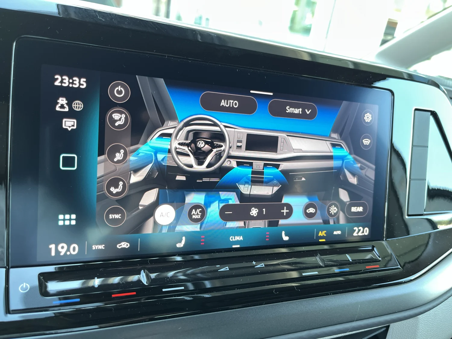 Bild eines VW Multivan Business ÜH TDI