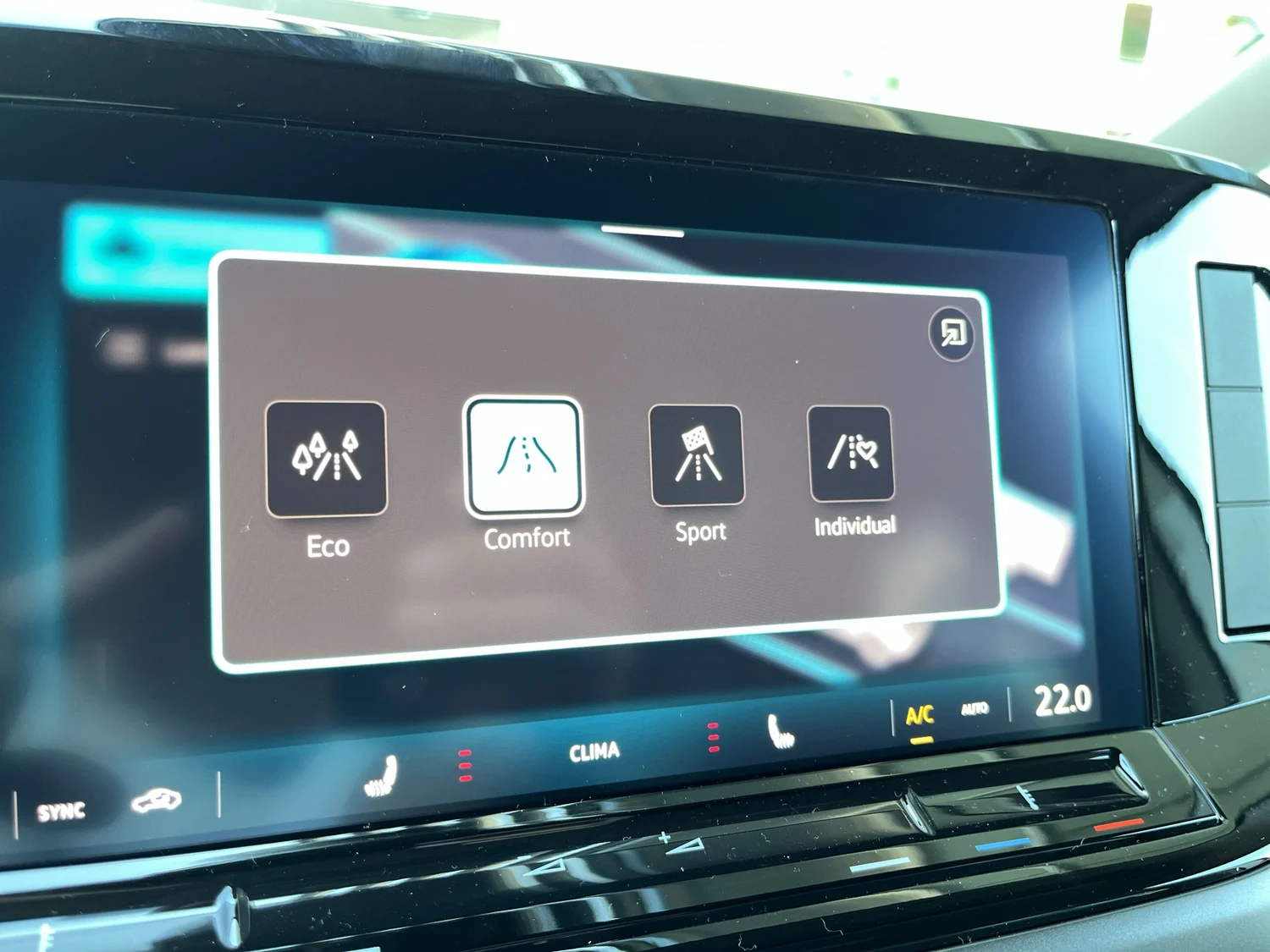 Bild eines VW Multivan Business ÜH TDI