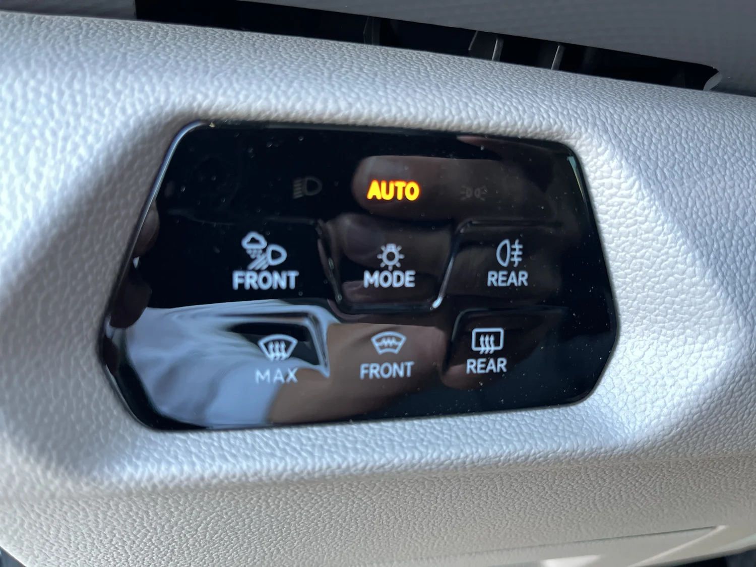 Bild eines VW Multivan Business ÜH TDI