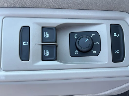 Bild eines VW Multivan Business ÜH TDI