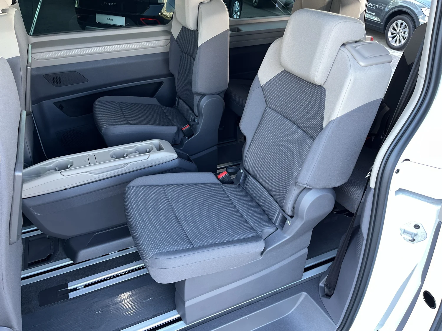 Bild eines VW Multivan Business ÜH TDI