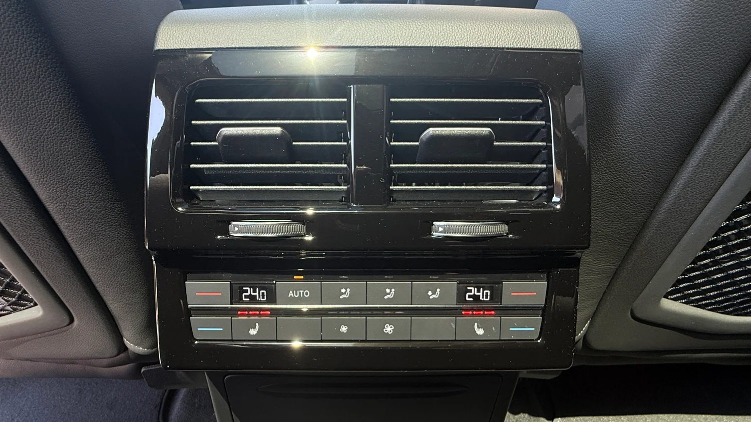 Bild eines Touareg R-Line TDI 4M. Final Edition