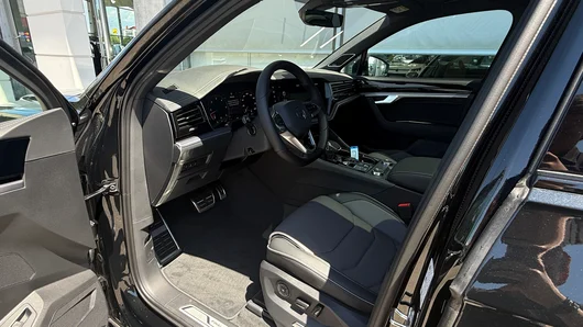 Bild eines Touareg R-Line TDI 4M. Final Edition