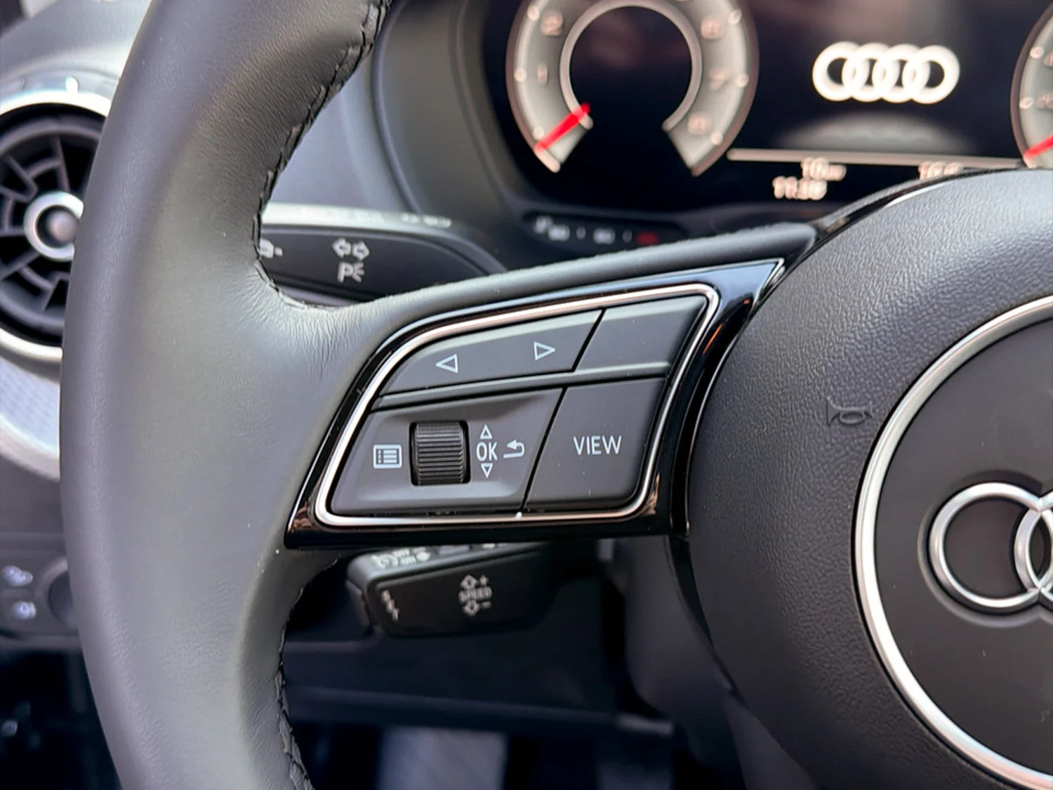 Bild eines Audi Q2 30 TFSI admired