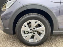 VW Taigo 4Me TSI in Rauchgrau Metallic