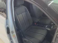 VW T-Roc Design TDI 4MOTION DSG in White Silver Metallic Dach Schwarz