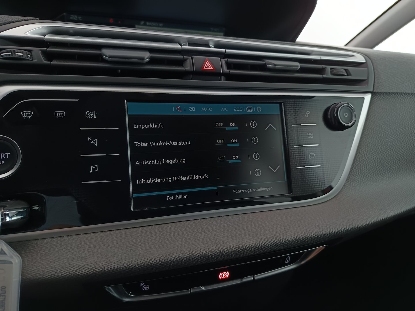 Citroën C4 Picasso PureTech 130 S&S EAT6 Shine | Bild 23 von 31
