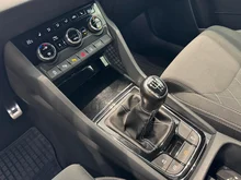Škoda Karoq SPORTLINE TDI in Moon-Weiß Metallic