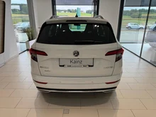 Škoda Karoq SPORTLINE TDI in Moon-Weiß Metallic