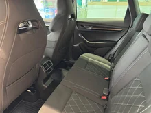 Škoda Karoq SPORTLINE TDI in Moon-Weiß Metallic