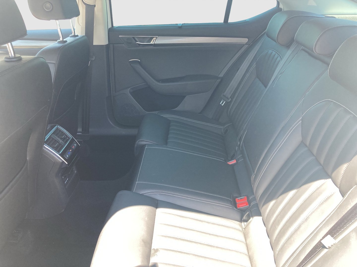 Škoda SUPERB Style TSI ACT DSG | Bild 8 von 26