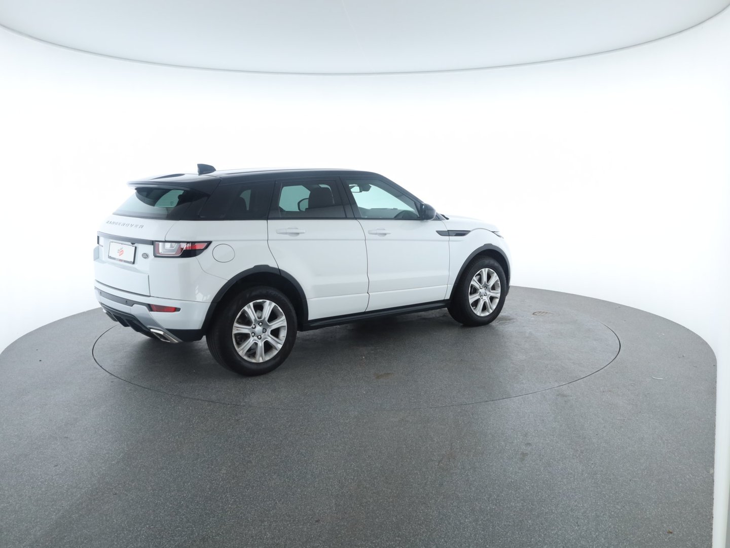 Land Rover Range Rover Evoque Pure 2,0 TD4 e-Capability | Bild 2 von 19