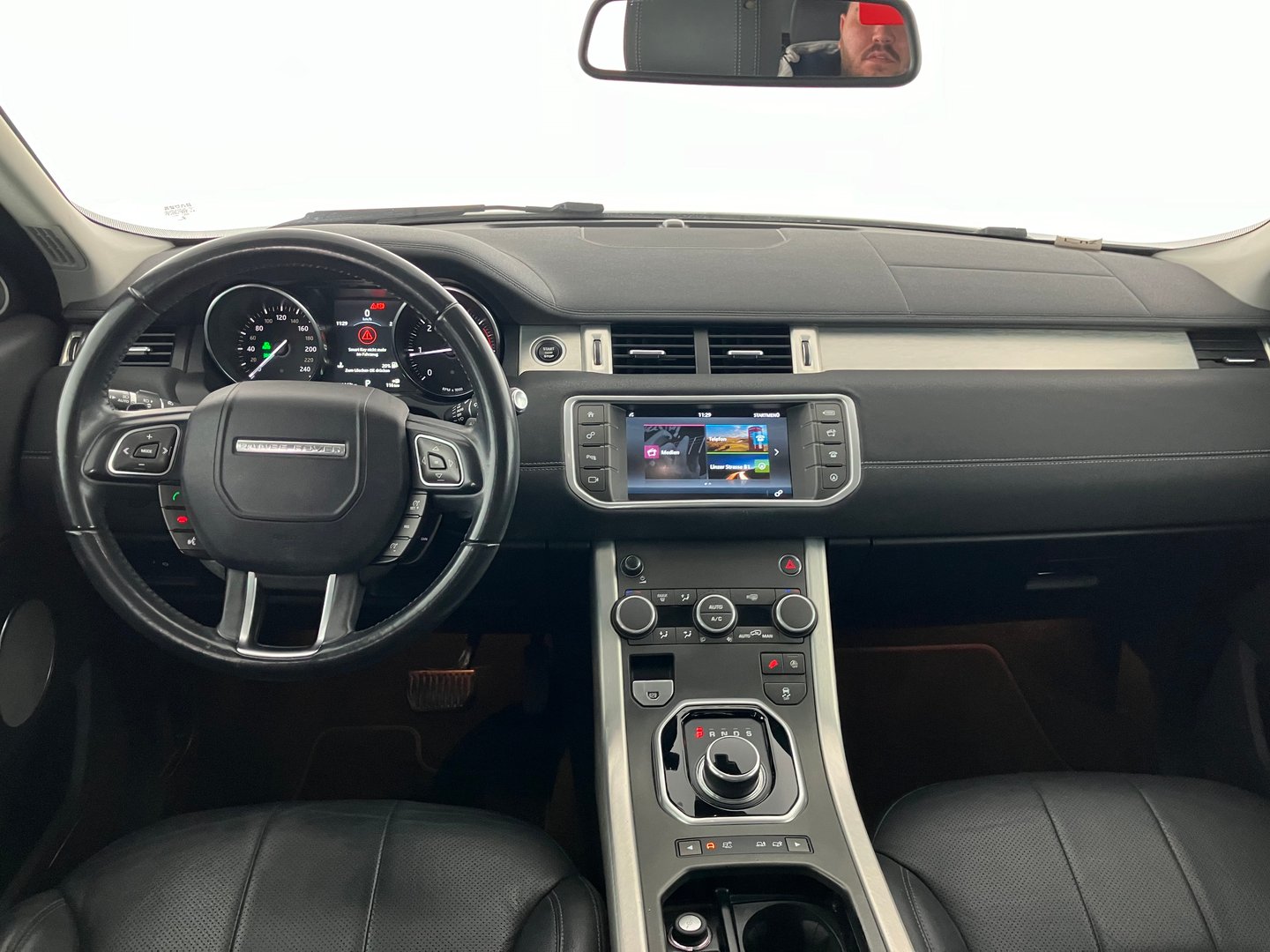 Land Rover Range Rover Evoque Pure 2,0 TD4 e-Capability | Bild 7 von 19