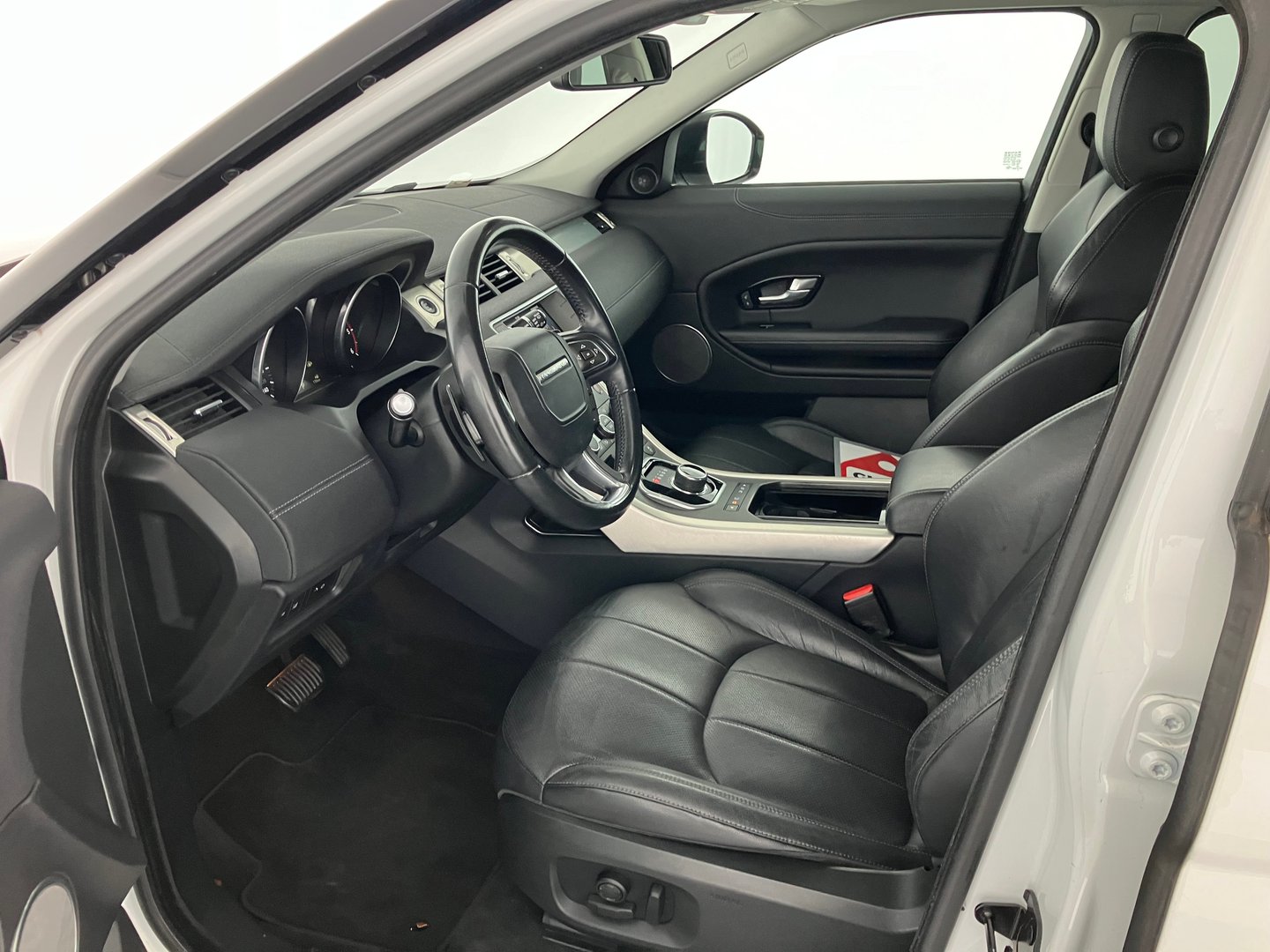 Land Rover Range Rover Evoque Pure 2,0 TD4 e-Capability | Bild 5 von 19
