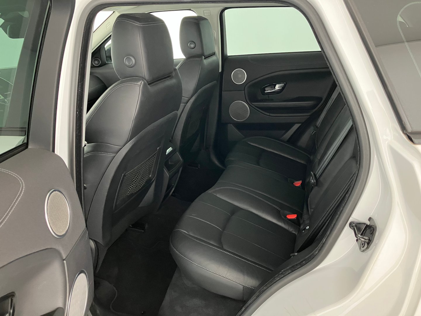 Land Rover Range Rover Evoque Pure 2,0 TD4 e-Capability | Bild 17 von 19