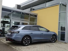 VW ID.7 Tourer Pro S 210 kW Business-86 kWh in Stonewashed Blue Metallic