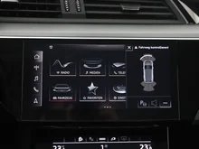 Audi e-tron 55 quattro in BRILLANTSCHWARZ