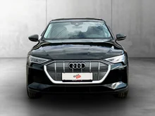 Audi e-tron 55 quattro in BRILLANTSCHWARZ