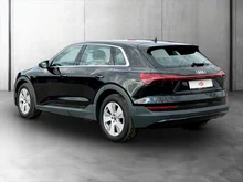 Audi e-tron 55 quattro in BRILLANTSCHWARZ