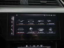 Audi e-tron 55 quattro in BRILLANTSCHWARZ