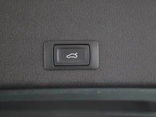 Audi e-tron 55 quattro in BRILLANTSCHWARZ