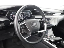 Audi e-tron 55 quattro in BRILLANTSCHWARZ
