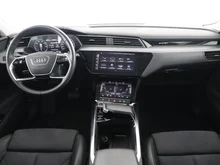 Audi e-tron 55 quattro in BRILLANTSCHWARZ