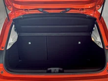 Renault Clio V Intens in mittelorange - metallic