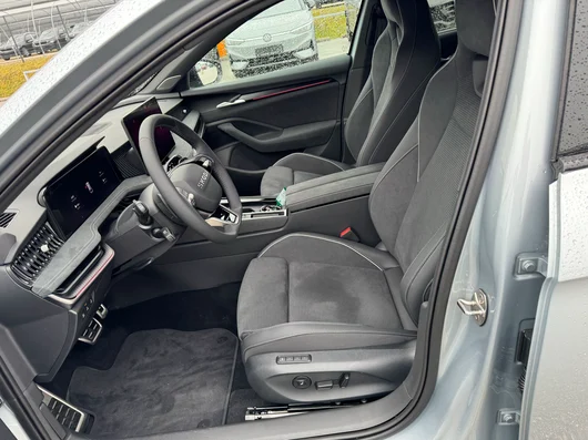 Bild eines Škoda Superb Combi Sportline iV TSI DSG