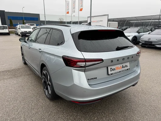 Bild eines Škoda Superb Combi Sportline iV TSI DSG