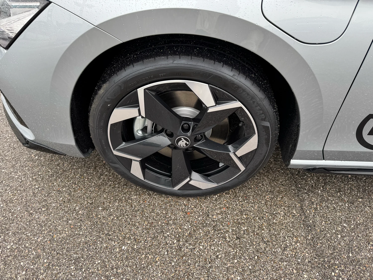 Bild eines Škoda Superb Combi Sportline iV TSI DSG