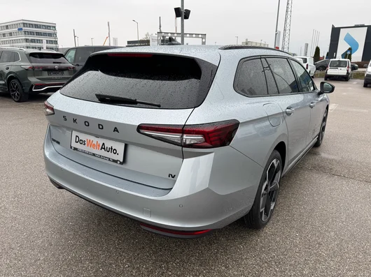 Bild eines Škoda Superb Combi Sportline iV TSI DSG