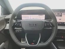 Audi Q3 TFSI 110 kW in Pfeilgrau Perleffekt