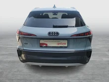 Audi Q3 TFSI 110 kW in Pfeilgrau Perleffekt