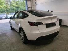 Tesla Model Y Long Range Dual AWD in weiss - metallic