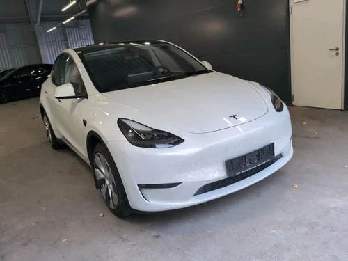 Tesla Model Y Long Range Dual AWD