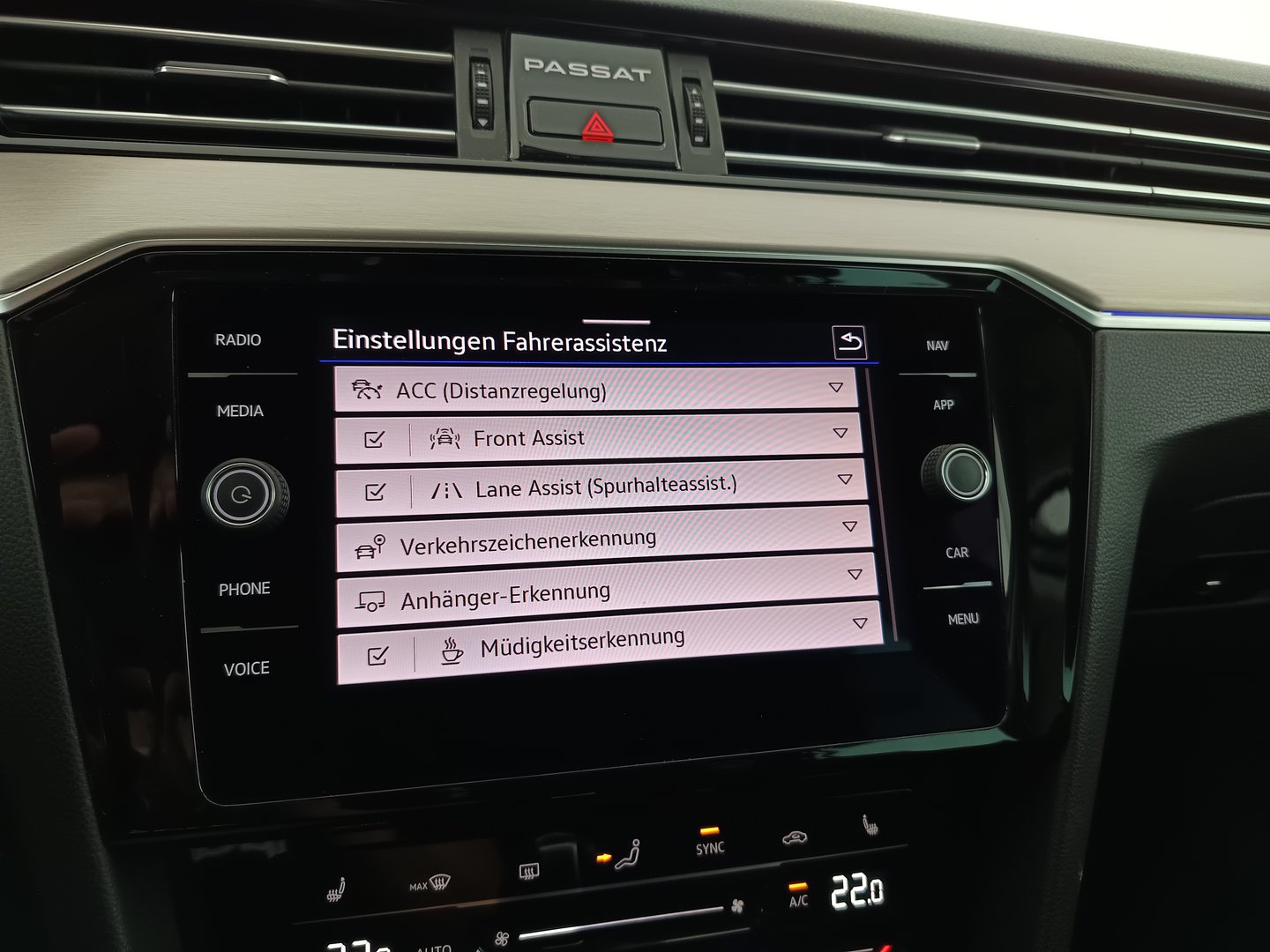 VW Passat Variant Elegance TDI DSG | Bild 22 von 31