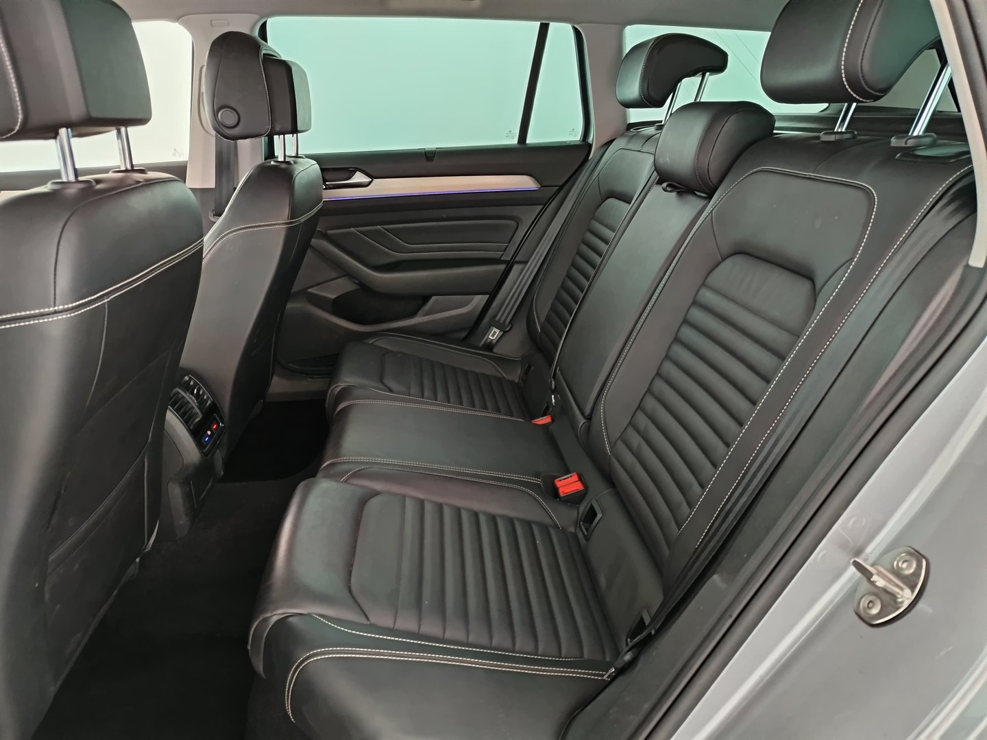 VW Passat Variant Elegance TDI DSG | Bild 27 von 31